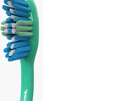 Зубная щетка Colgate тройное действие 1+1шт сред(С/Р)7767