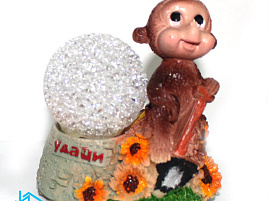 Сувенир Обезьяна с шаром свет. М105