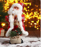 Дед Мороз 5036043 В красной шубке в елочках с подарками, двигается 30см