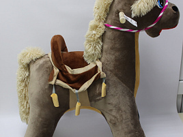 Мягкая игрушка Б. Конь-качалка с попоной