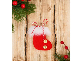 Подвеска текстиль Сапажок 1381157 пушистая с пуговками 7,5*6см