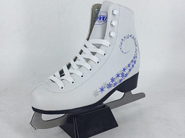 Коньки фигурные "NOVUS р.41 (пакет)