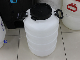 Бочка 50л белая 2011