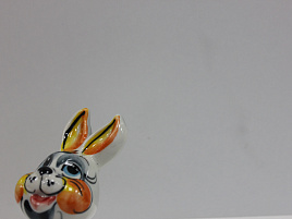 Сувенир Гжель Зайка в юбке цвет.